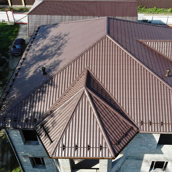 Монтаж сложной крыши и кровли в Сосновке и Кировской области
